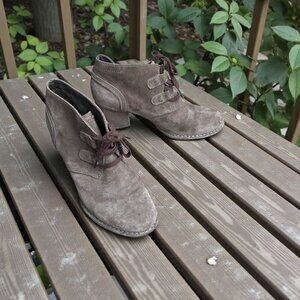 Clarks Artisan Carleta Lyon Ankle Boots Taupe Suede Chunky Lace Up Size 11